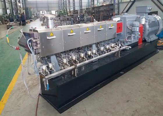 Καλή τιμή Ανώτατη μηχανή εξώθησης 1800rpm/M, δίδυμη βίδα που συνθέτει το χρώμα συνήθειας εξωθητών σε απευθείας σύνδεση